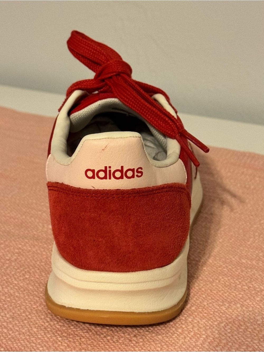 Adidas Run 70s 2.0 women’s sneakers worn once. Excellent condition - Picture 9 of 12